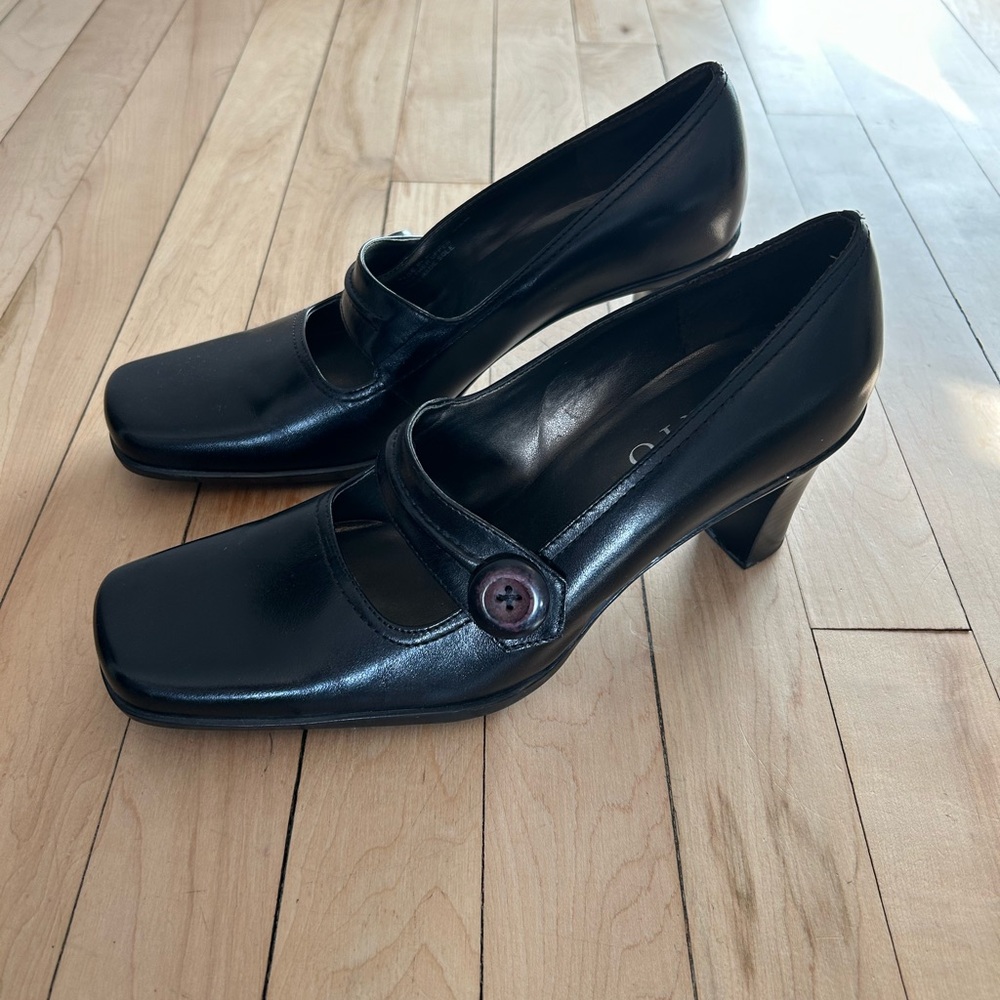 *SOLD* Franco Sarto Black Square-Toe Heels - Picture 3 of 6
